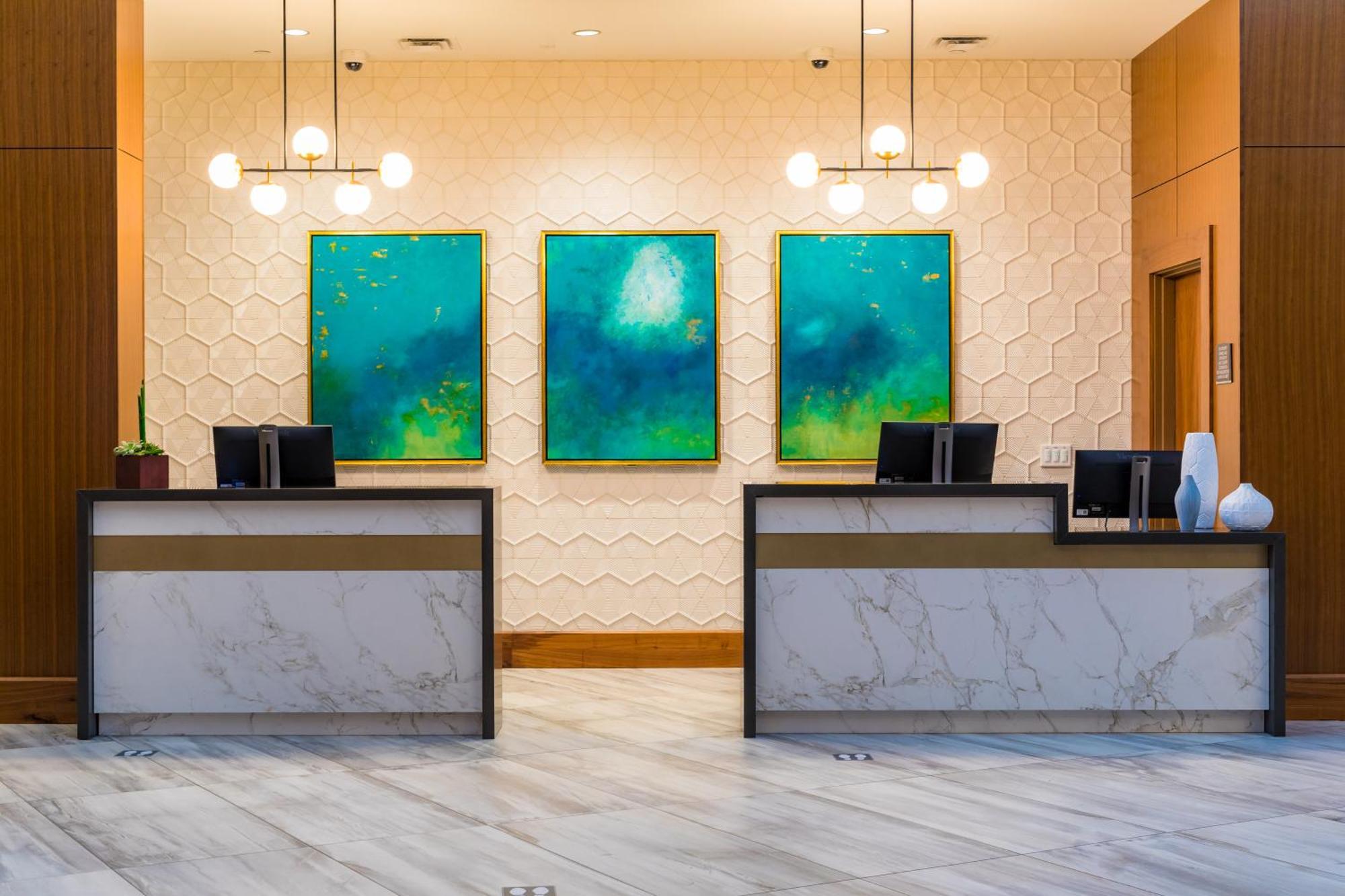 Hotel Crowne Plaza Lansing By Ihg Exterior foto